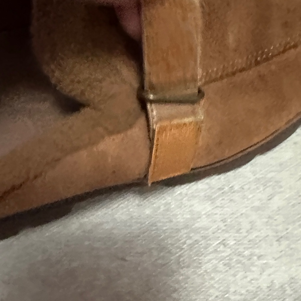 Vionic Slippers - Picture 5 of 5